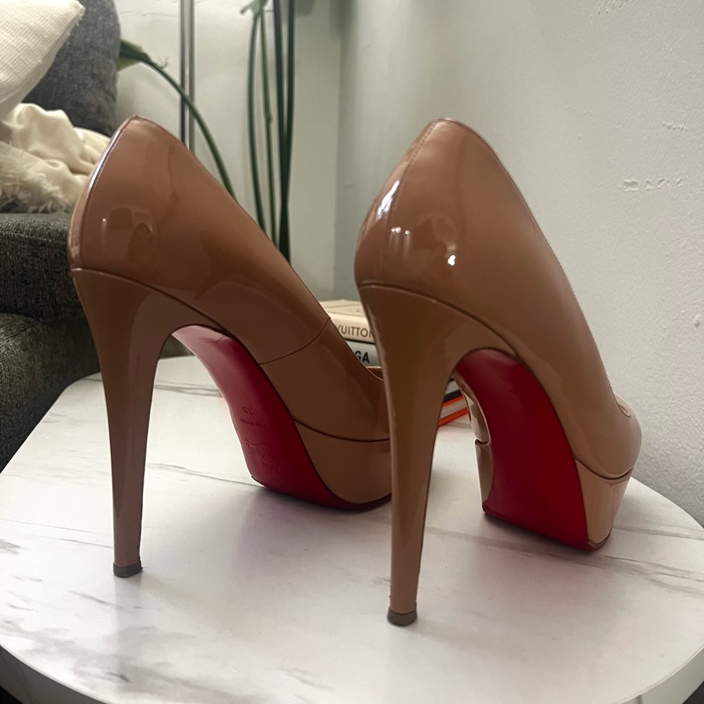 Christian Louboutin Heels size 38